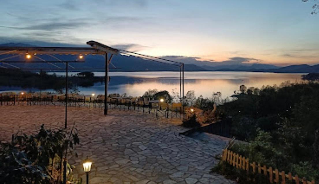 Ξενώνας Παρατηρητήριο Υπερώον Agios Athanasios  Экстерьер фото